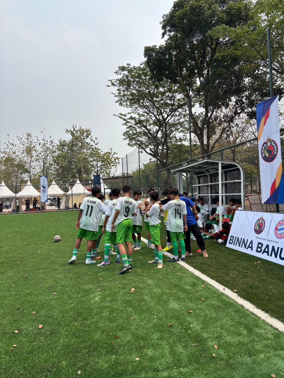 Tim Sepak Bola Mitra Lapangan